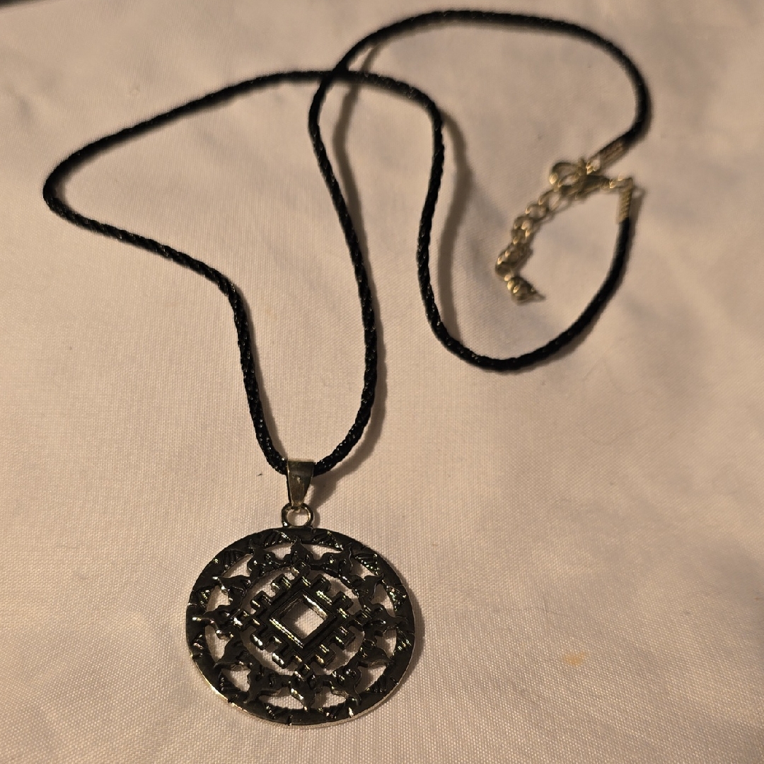 Black And Silver Celtic Knot Necklace 5$